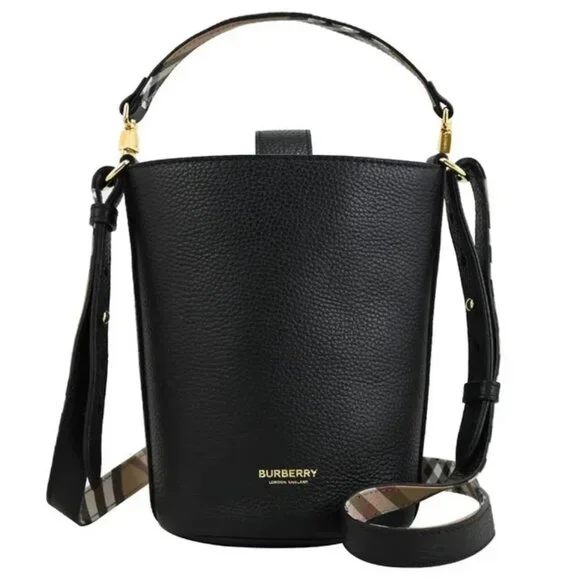 【送料込み】Burberry★80840651 Burberry | Bags | Burberry Medium Grainy Leather Buckethobo